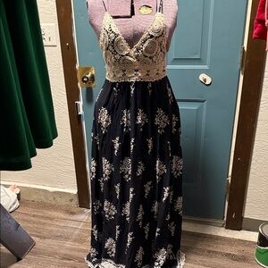 Chic Black and Cream Lace Maxi Dress